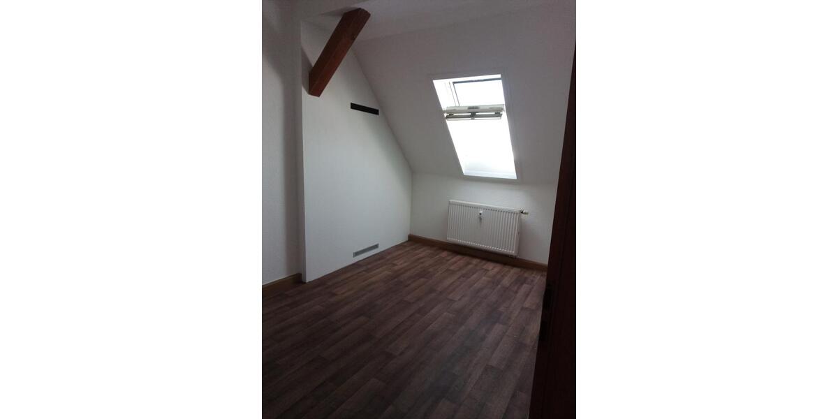 Dachgeschoßwohnung Altenburg - 3 Zimmer, 69 m&sup2;, 400&euro; | Angebot:26381318