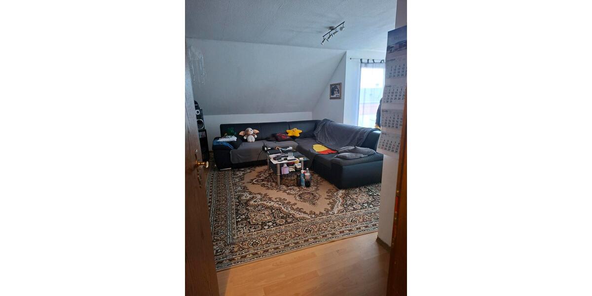 Dachgeschoßwohnung Blumberg - 4 Zimmer, 95 m&sup2;, 600&euro; | Angebot:26462122