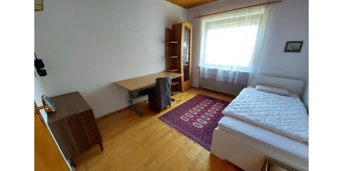 Etagenwohnung Würzburg - 1 Zimmer, 90 m&sup2;, 460&euro; | Angebot:24874155