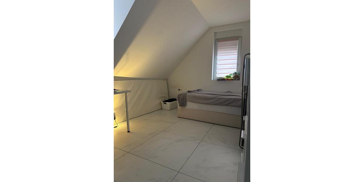 Wohnen auf Zeit Friedrichshafen - 5 Zimmer, 15 m&sup2;, 600&euro; | Angebot:26005694