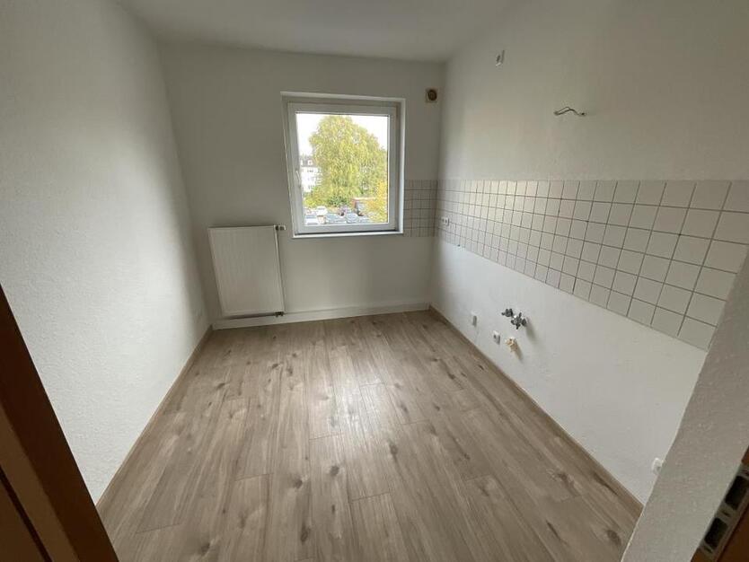 Renovierte 3–ZKB–Balkonwohnung in Heppens zu vermieten! zimmer