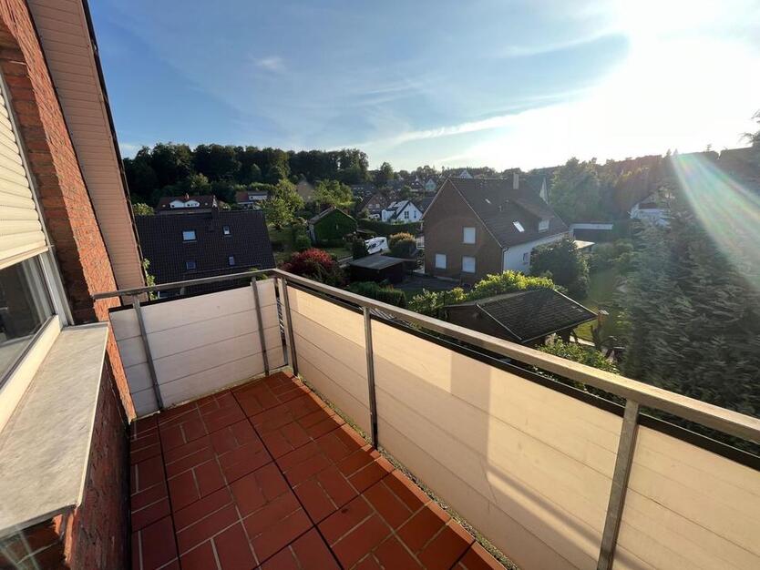 3 Zimmer Wohnung Küche Bad Balkon Garage