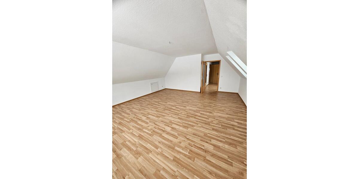 Dachgeschoßwohnung Ehrenfriedersdorf - 2 Zimmer, 59 m&sup2;, 351&euro; | Angebot:24749315