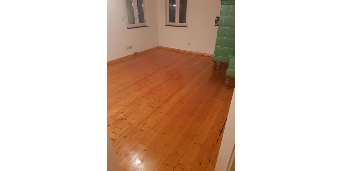 Etagenwohnung Ihringen - 4 Zimmer, 119 m&sup2;, 1.300&euro; | Angebot:26033398