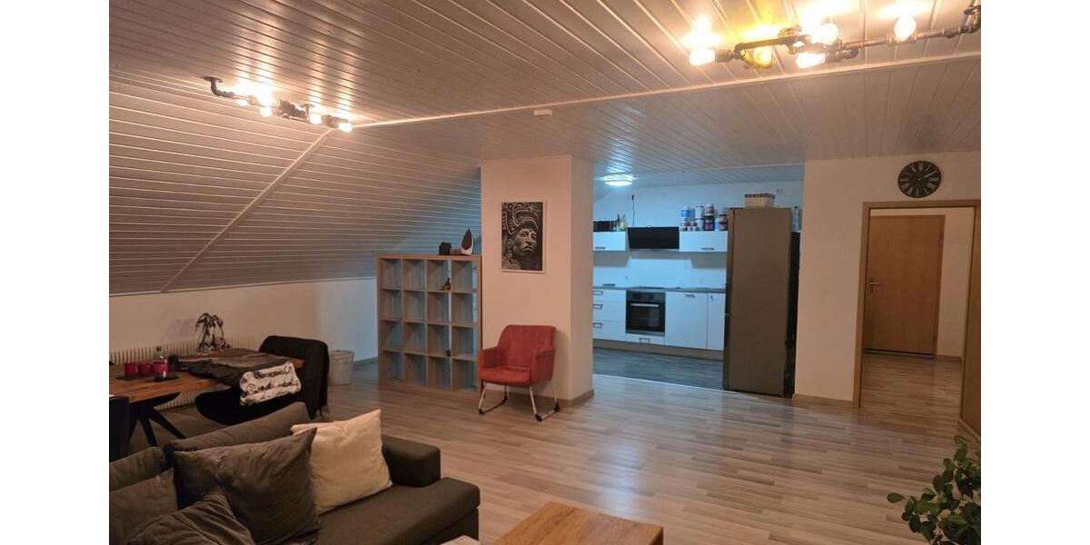 Dachgeschoßwohnung Großrinderfeld - 3 Zimmer, 125 m&sup2;, 750&euro; | Angebot:25168061