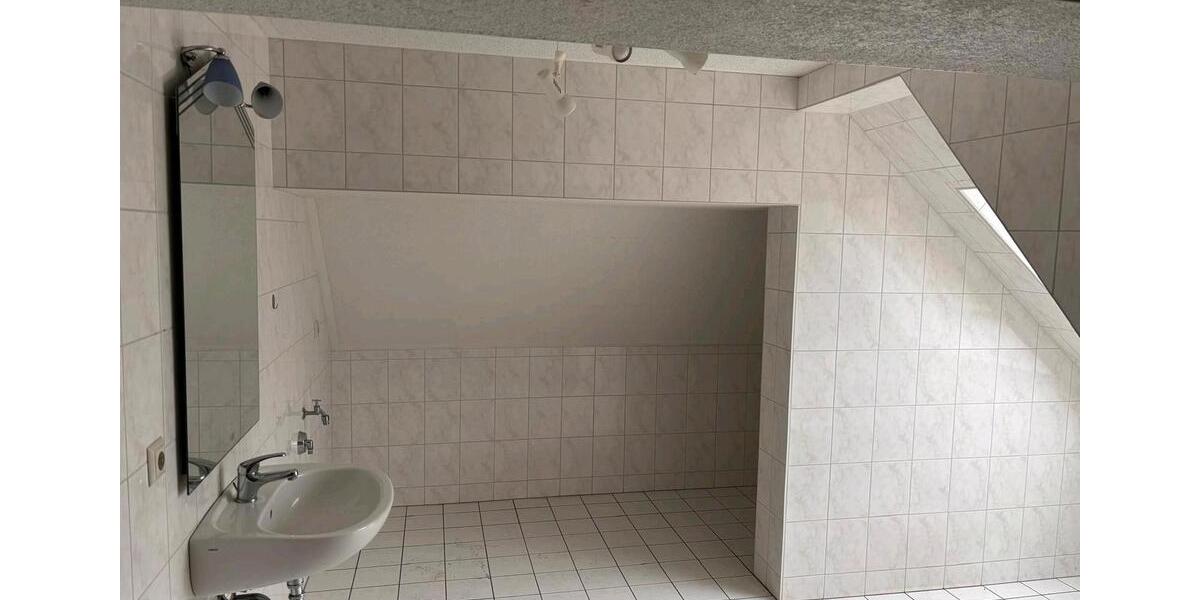 Dachgeschoßwohnung Staßfurt - 2 Zimmer, 47 m&sup2;, 370&euro; | Angebot:25257088