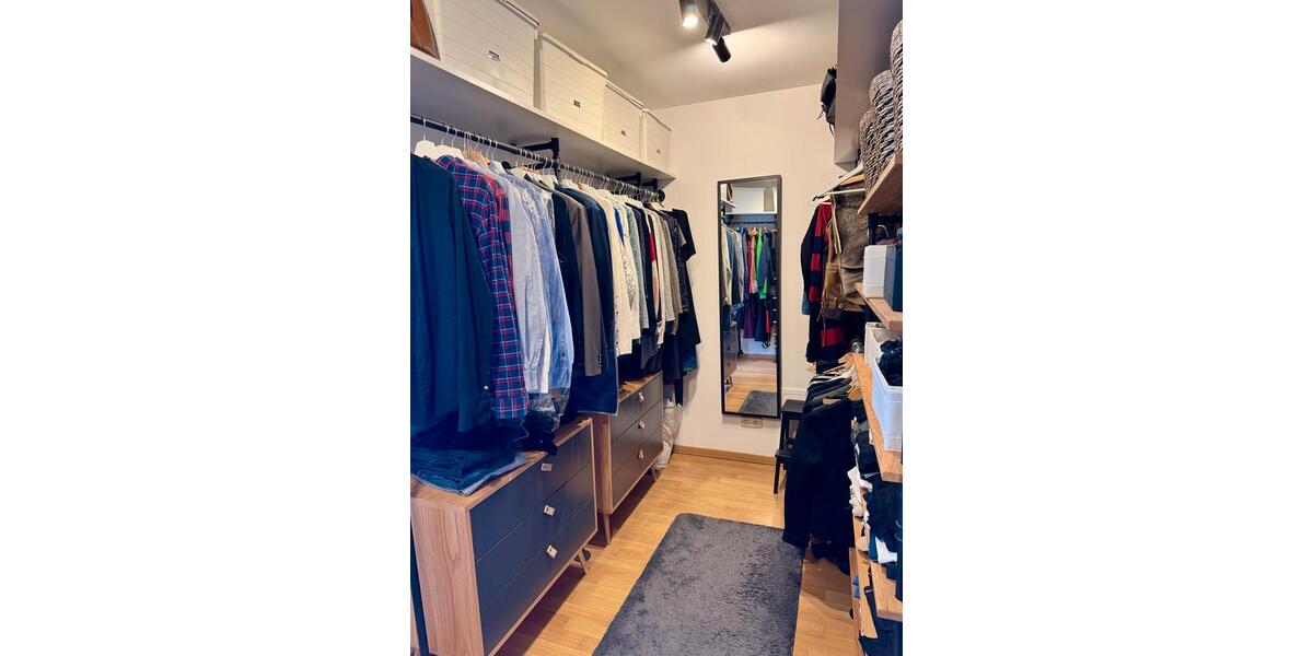 Dachgeschoßwohnung München Schwanthalerhöhe - 4 Zimmer, 109 m&sup2;, 2.950&euro; | Angebot:25764432