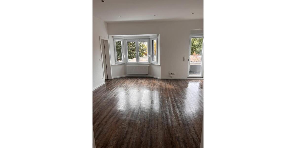 großzügige Etagenwohnung mit Dachterasse 4 zimmer