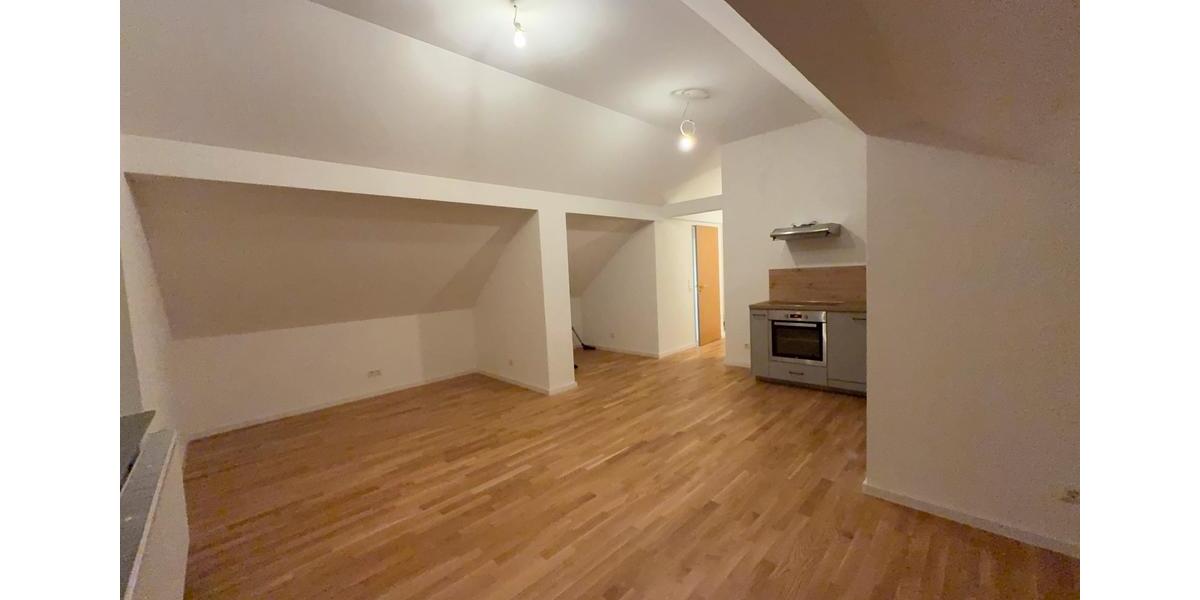 Dachgeschoßwohnung Ransbach-Baumbach Baumbach - 2.5 Zimmer, 90 m&sup2;, 850&euro; | Angebot:25553210