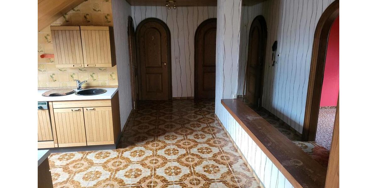 Dachgeschoßwohnung Fußgönheim - 4 Zimmer, 98 m&sup2;, 1.000&euro; | Angebot:24789052