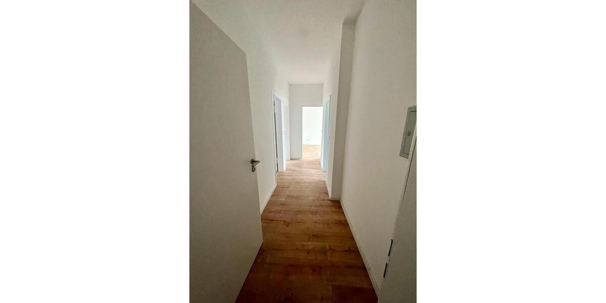 Wohnen mit Komfort: Sanierte 4-Zimmer-Wohnung in toller Lage - 