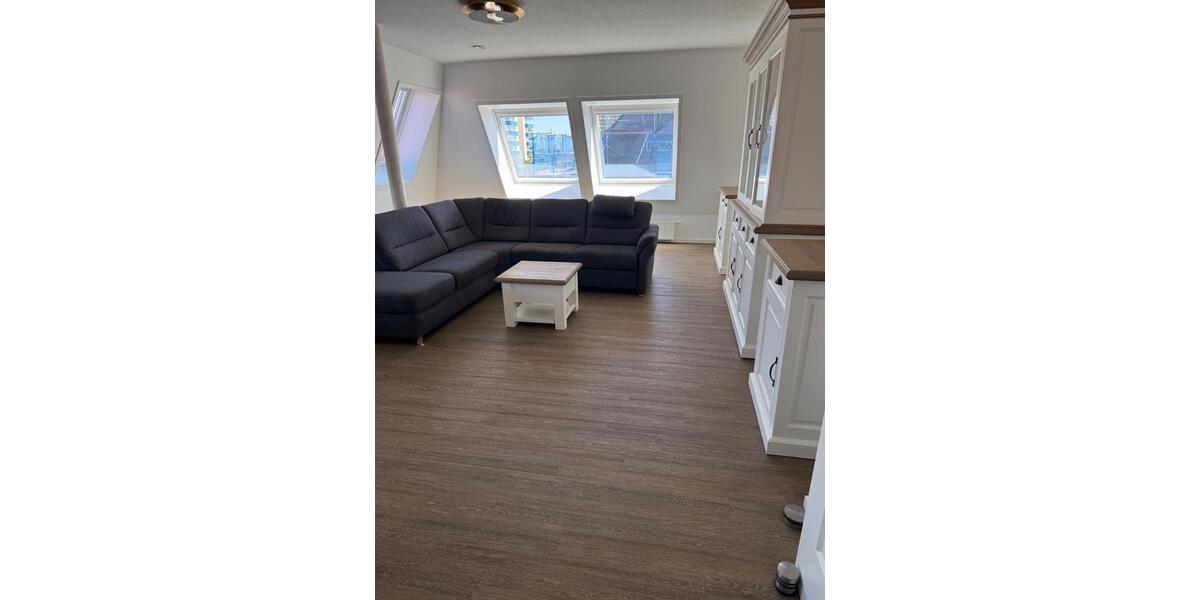 Dachgeschoßwohnung Wilhelmshaven - 2 Zimmer, 89 m&sup2;, 758&euro; | Angebot:20460985