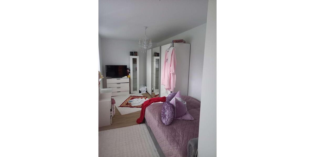 Etagenwohnung Oldenburg Drielaker-Moor - 4 Zimmer, 126 m&sup2;, 1.350&euro; | Angebot:23898286