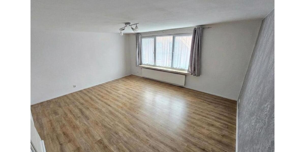 Etagenwohnung Uchte - 7 Zimmer, 170 m&sup2;, 980&euro; | Angebot:25560772