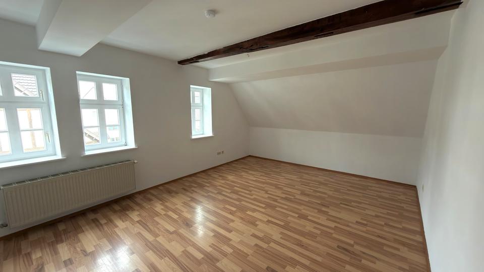 Dachgeschoßwohnung Volkmarsen - 4 Zimmer, 103 m&sup2;, 650&euro; | Angebot:26221973