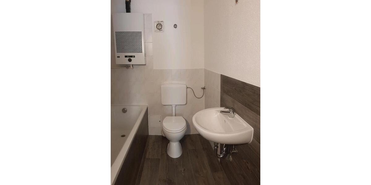 Etagenwohnung Pößneck - 2 Zimmer, 50 m&sup2;, 250&euro; | Angebot:25328753