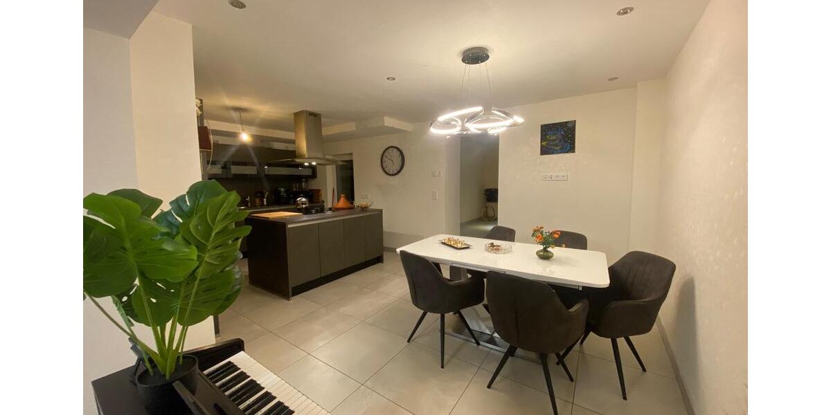 Reihenhaus Schwalbach - 5 Zimmer, 150 m&sup2;, 1.300&euro; | Angebot:24715240