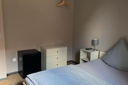 Möbliertes Zimmer mit eigenem BadWC 1 zimmer