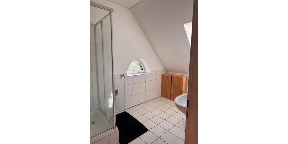 Etagenwohnung Haßbergen - 5 Zimmer, 135 m&sup2;, 1.050&euro; | Angebot:26354113