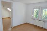 Gemütliche 3-Zimmer DachWohnung mit Laminat und Bad mit Dusche * handwerlich begabte Mieter gesucht