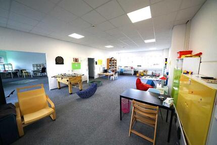 Provisionsfrei: Ca. 212 m² Büro-, Praxis- oder Studiofläche in Rtg.-Lintorf zimmer