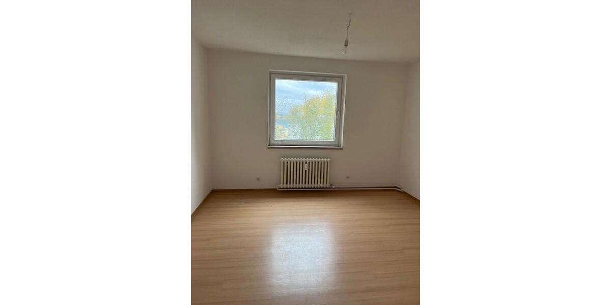 ~FRISCH RENOVIERT~Helle 3-Zimmerwohnung mit Balkon** 3 zimmer