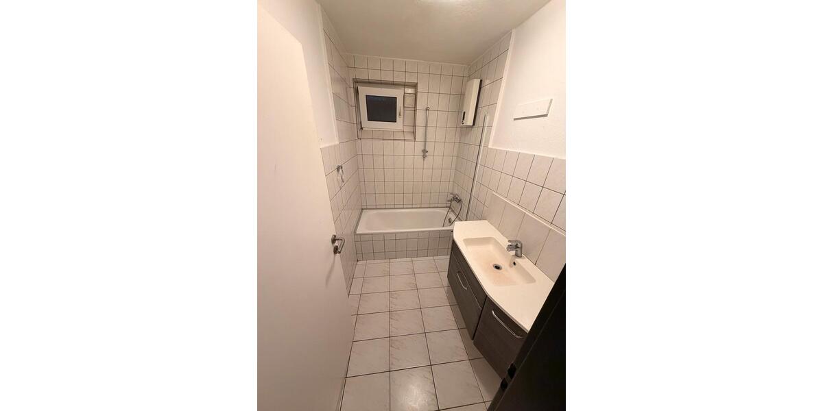 Erdgeschoßwohnung Geisenheim - 3 Zimmer, 110 m&sup2;, 1.350&euro; | Angebot:25994571