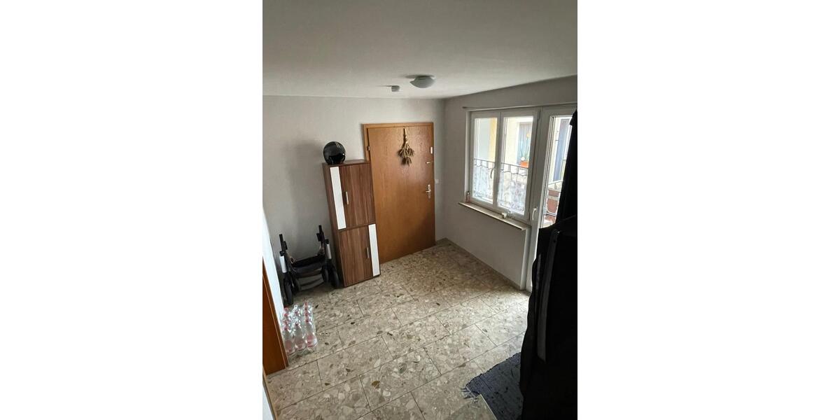 3-Zimmer Nichtraucher-Mietwohnung mit Balkon in Oettingen 3 zimmer