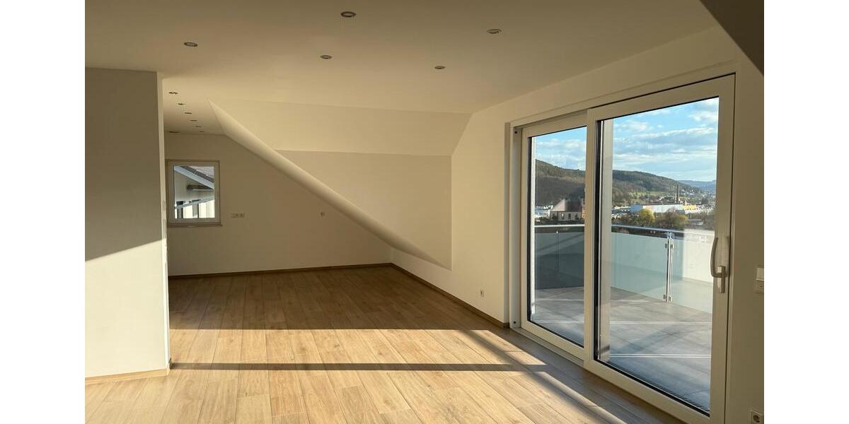 Dachgeschoßwohnung Breuberg - 4 Zimmer, 114 m&sup2;, 1.200&euro; | Angebot:26547089