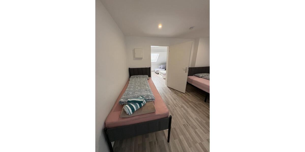 Dachgeschoßwohnung Duisburg Duisburg-Mitte - 2 Zimmer, 45 m&sup2;, 50&euro; | Angebot:26594639