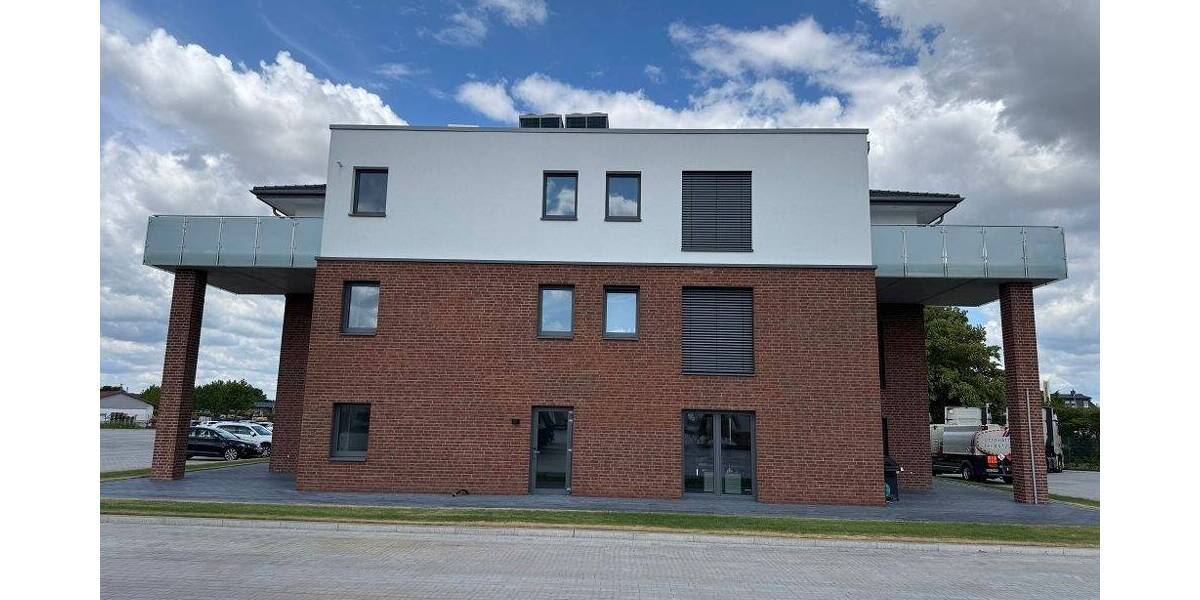 Gewerbeobjekt Lindhorst - 5 Zimmer, 207 m&sup2;, 2.200&euro; | Angebot:23516415
