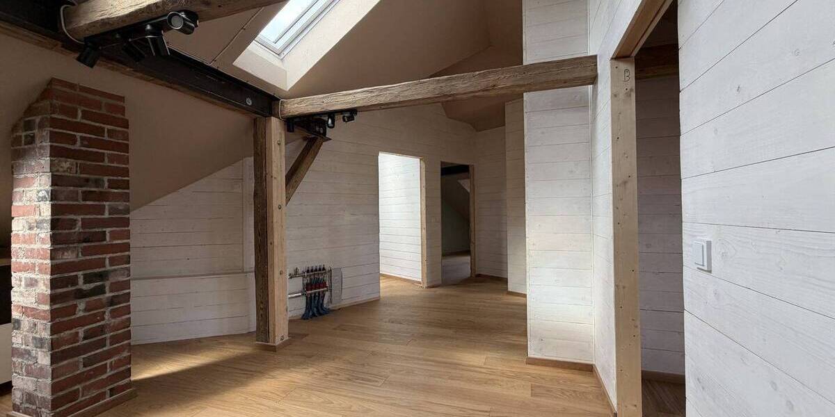 Etagenwohnung Erlangen Innenstadt - 4 Zimmer, 90 m&sup2;, 1.650&euro; | Angebot:26015681