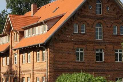 Haus Rechlin - 19 Zimmer, 835 m&sup2;, 5.000&euro; | Angebot:24975701