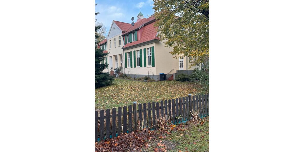 Traumhafte 4-Zimmer-Dachgeschosswohnung mit Charakter und Garten 4 zimmer