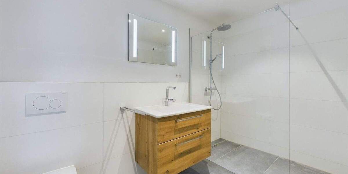 Etagenwohnung Husum Altstadt - 2 Zimmer, 75 m&sup2;, 1.180&euro; | Angebot:25877745