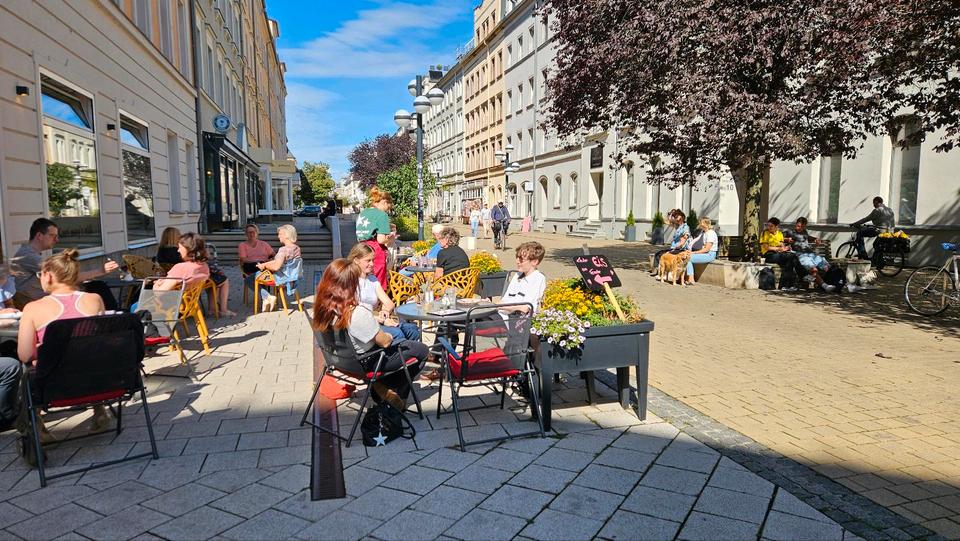 Wohnen auf Zeit Chemnitz - 18 Zimmer, 120 m&sup2;, 120&euro; | Angebot:26233715