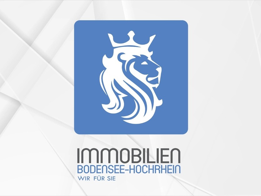 Praxis Ortsrand Singen mit 6 Räumen, 2 Eingängen & 8 Stellplätzen – Gewerberäume zimmer