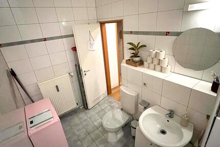 Helles, großes Zimmer in 3er Wg 4 zimmer