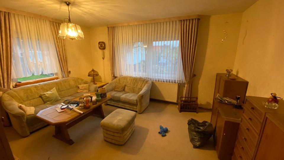 Einfamilienhaus mit Garten + Garage 575m^2 ZU VERMIETEN! 5 zimmer