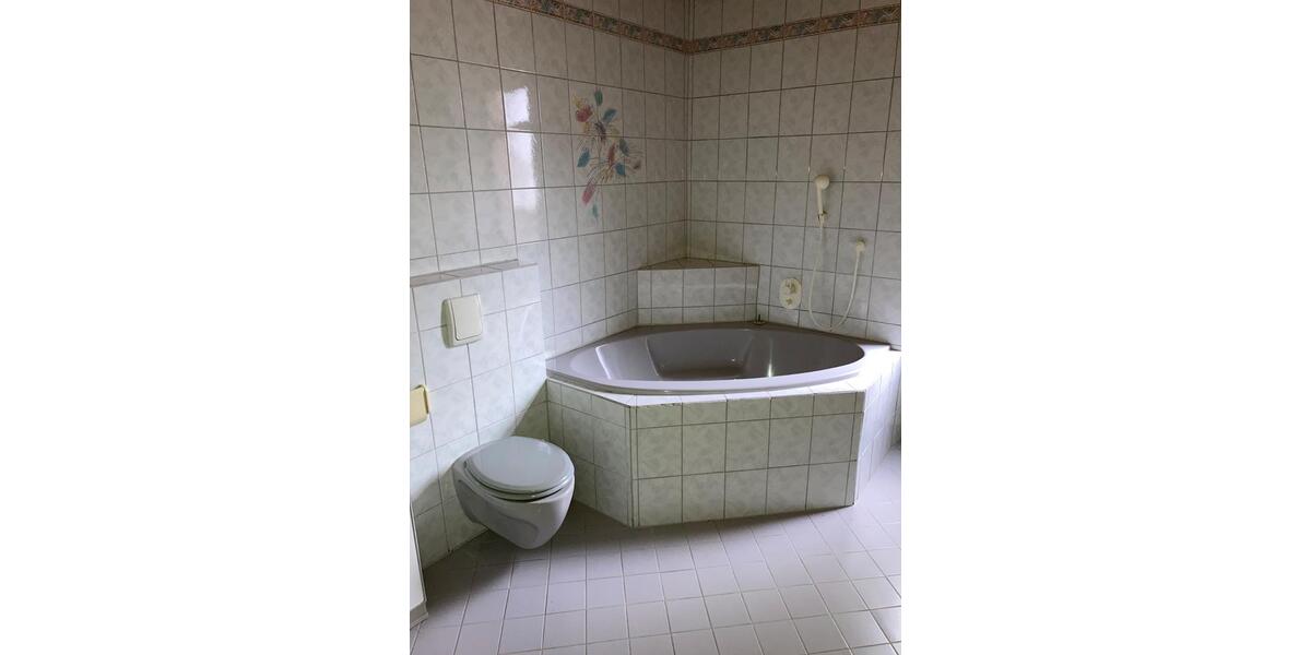 Etagenwohnung Pirmasens Fehrbach - 4.5 Zimmer, 103 m&sup2;, 715&euro; | Angebot:26381939