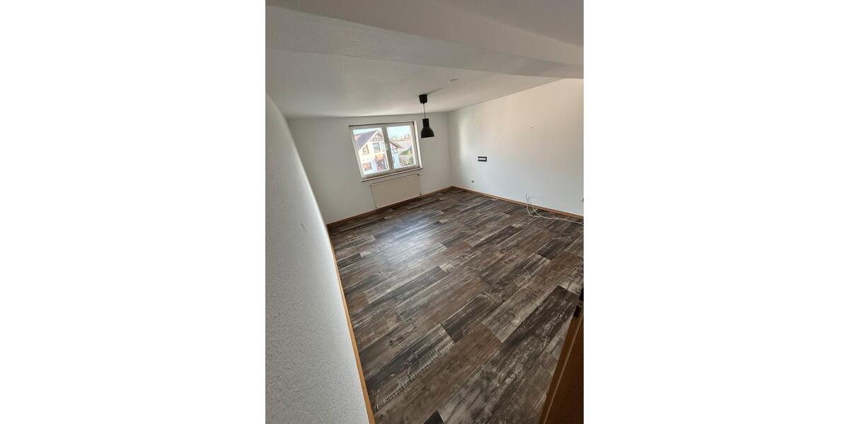 Etagenwohnung Burghaun - 4 Zimmer, 100 m&sup2;, 625&euro; | Angebot:26279473