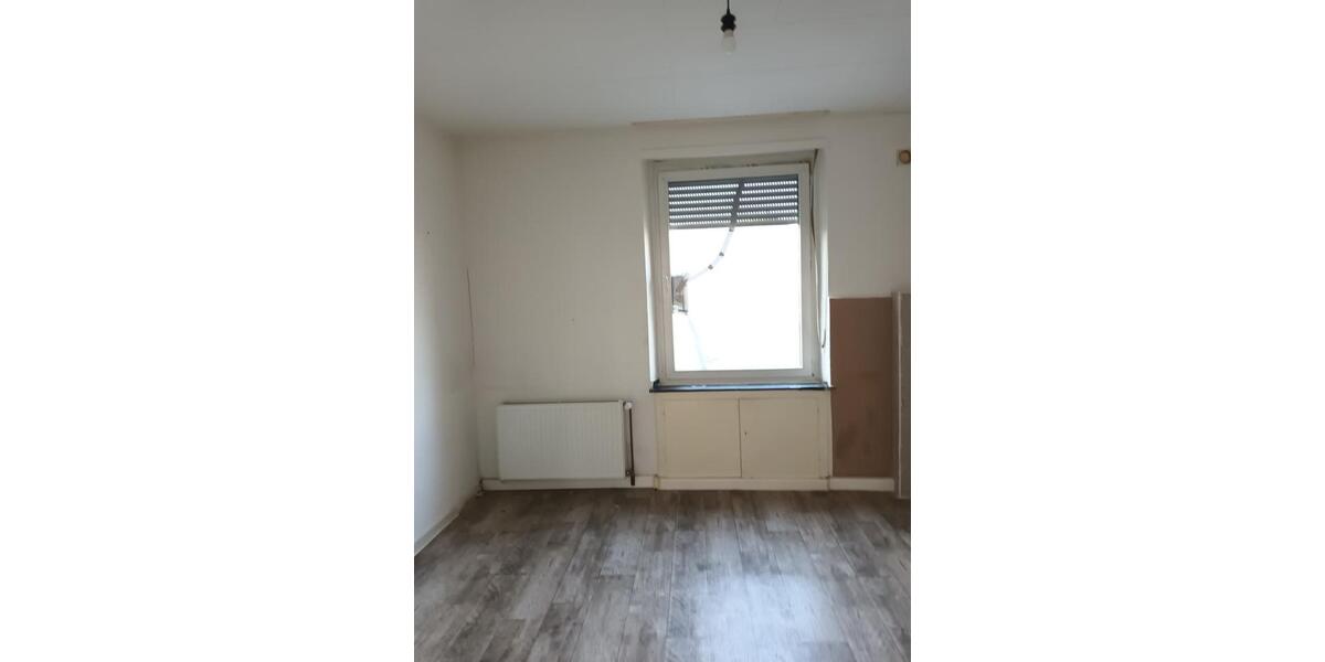 Etagenwohnung Mönchengladbach - 4 Zimmer, 105 m&sup2;, 700&euro; | Angebot:25150326