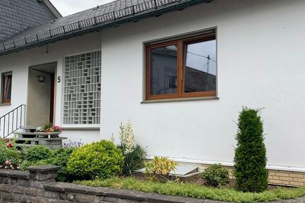 Haus Mudersbach - 4 Zimmer, 150 m&sup2;, 1.450&euro; | Angebot:26025467