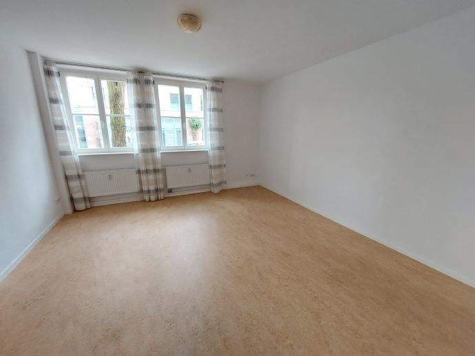 Etagenwohnung Dessau-Roßlau Innenstadt - 2 Zimmer, 69 m&sup2;, 497&euro; | Angebot:26672262