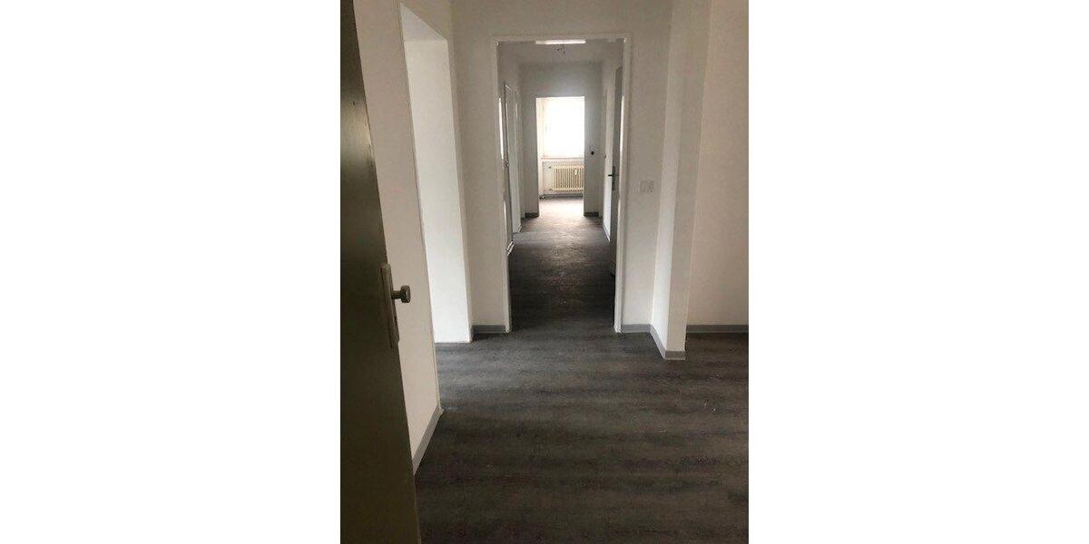 Etagenwohnung Baunatal - 4 Zimmer, 110 m&sup2;, 930&euro; | Angebot:26665469