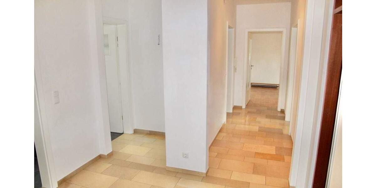 Etagenwohnung Zirndorf - 3 Zimmer, 105 m&sup2;, 1.200&euro; | Angebot:24780621