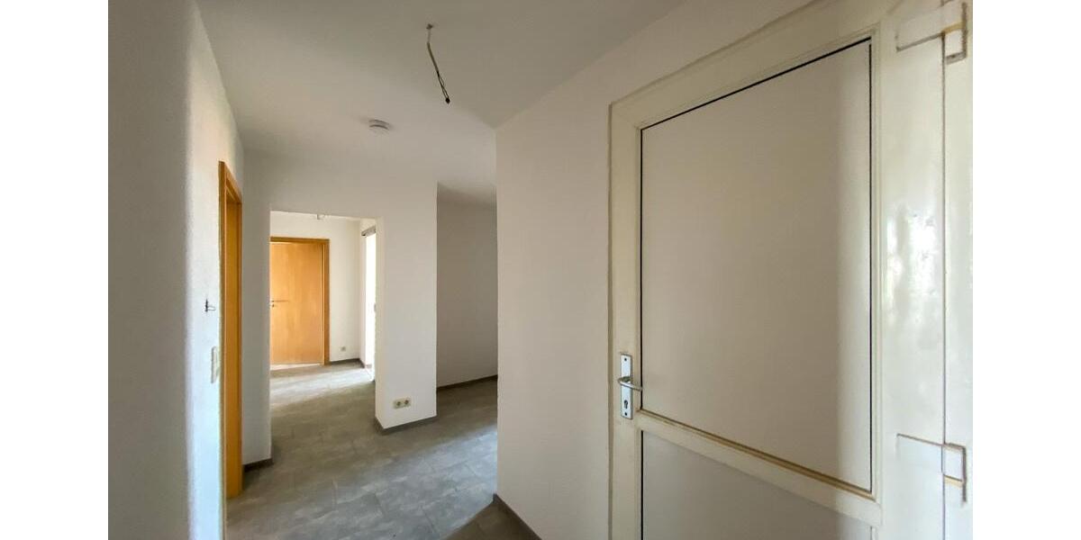 Etagenwohnung Naumburg (Saale) - 4 Zimmer, 90 m&sup2;, 600&euro; | Angebot:24705002