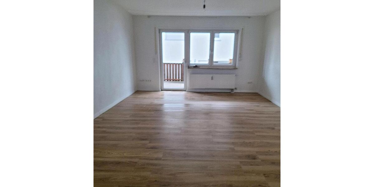 Erdgeschoßwohnung Schwandorf - 3 Zimmer, 86 m&sup2;, 1.000&euro; | Angebot:25209301