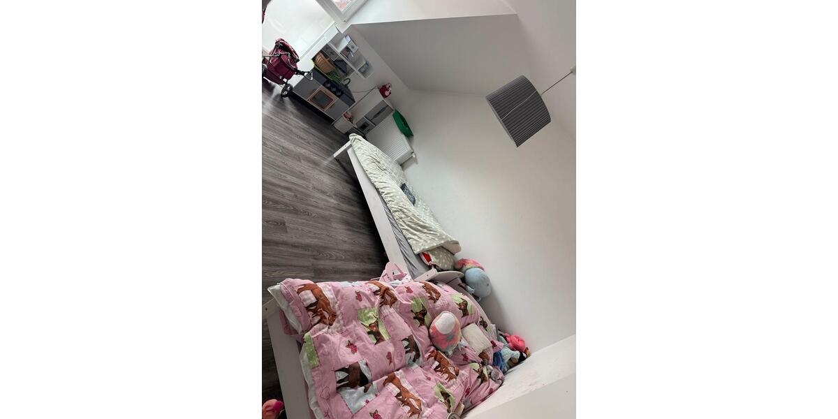 Dachgeschoßwohnung Armsheim - 5 Zimmer, 183 m&sup2;, 1.800&euro; | Angebot:26230360