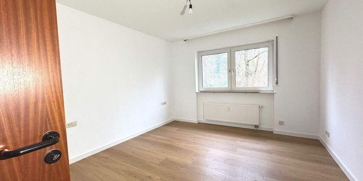 Etagenwohnung Saarbrücken St Arnual - 3 Zimmer, 89 m&sup2;, 950&euro; | Angebot:24917899